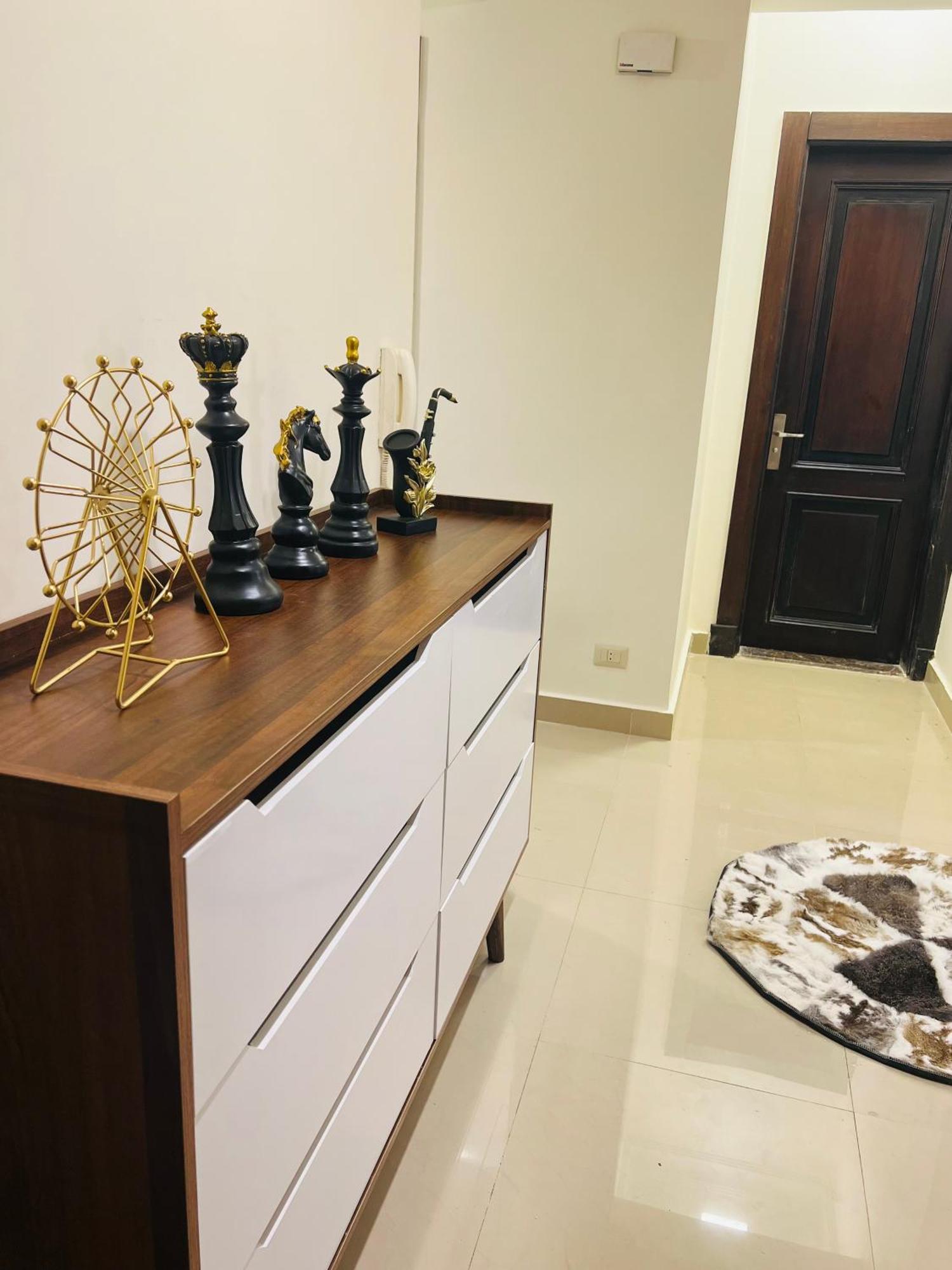 Apartment للإيجار فى كمبوند اكاسيا الجديدة اول سكن